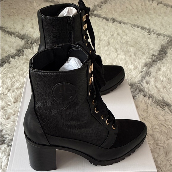 Women's Keegann Lace Up Lug Sole Booties - Picture 6 of 10